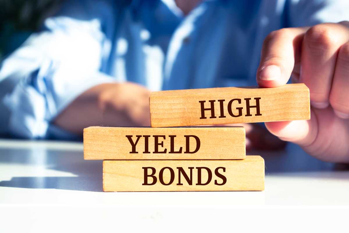 Why High-Yield Bonds Might Offer More Than Savings Bonds